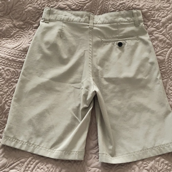 Boys khaki Under Armour gold shorts - Picture 2 of 3
